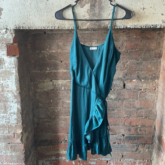 Free People green silk dress with ruffled hem - Picture 3 of 6